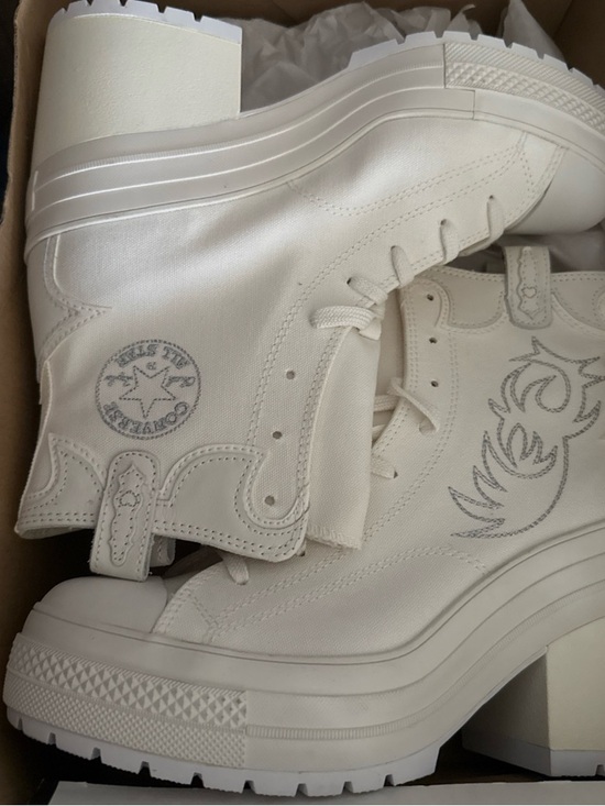 Converse Shoes - Converse Women's Chunky Platform Lace-Up Boots in Cream